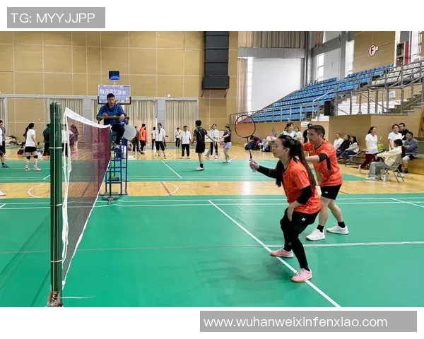 聚焦羽毛球成都羽毛球队灵活性训练与战术创新的探索与实践